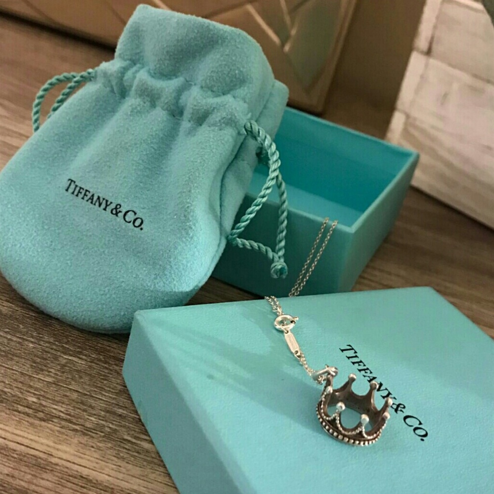 Beautiful Tiffany& Co necklace crown .